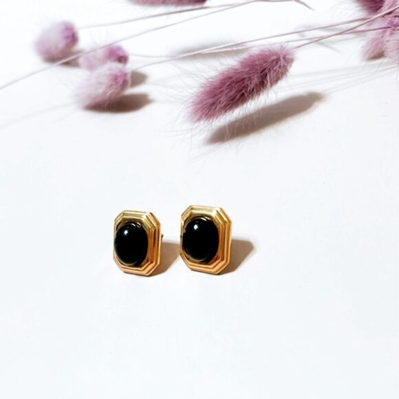 Vintage Style Stud Earrings C24 - Picture 3 of 5